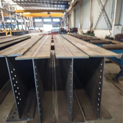 Kualitas High Rigidity Welded H-Beam, Pre-Made Steel Beam untuk Struktur Gudang Logistik pabrik